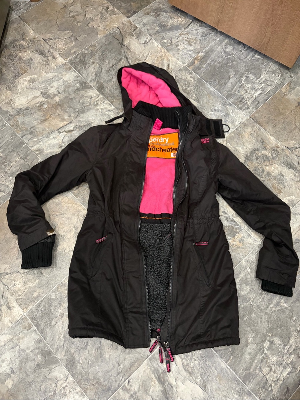 Superdry Japan professional The Windcheater parka Medium black jacket with pink